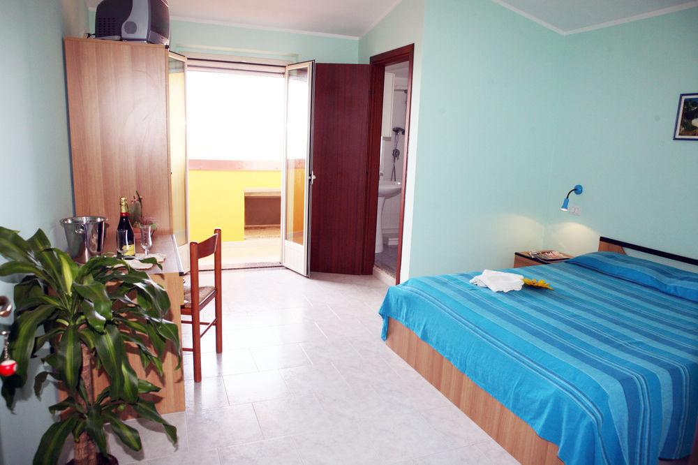 A Turri Hotel Capo Vaticano Ngoại thất bức ảnh